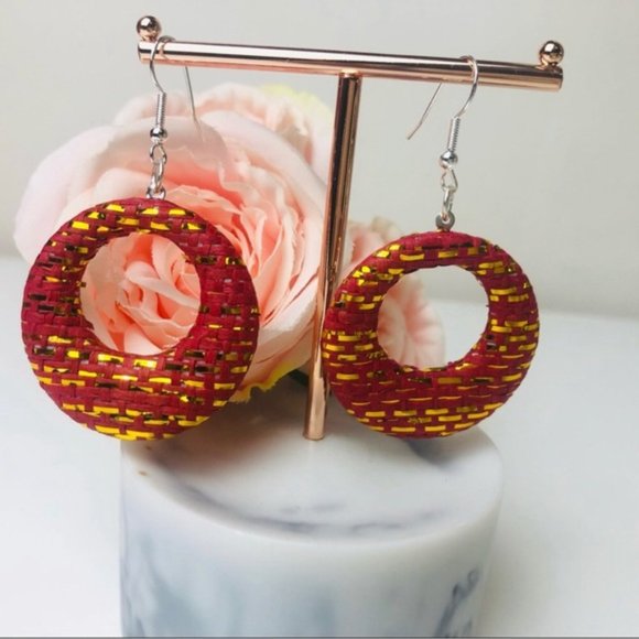 Gorgeous Light weight Red and Gold Hoop Earrings - Picture 5 of 12